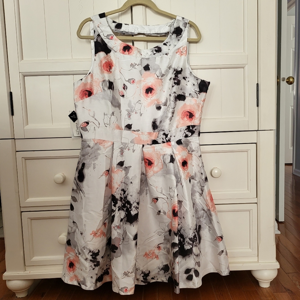 Studio one sleeveless floral print dress, size 16, NWT